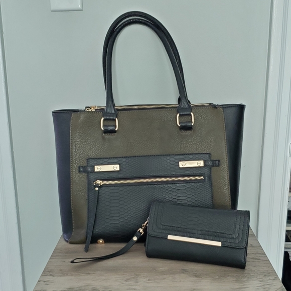 Call It Spring Snakeskin Wristlet Wallet - Picture 6 of 6